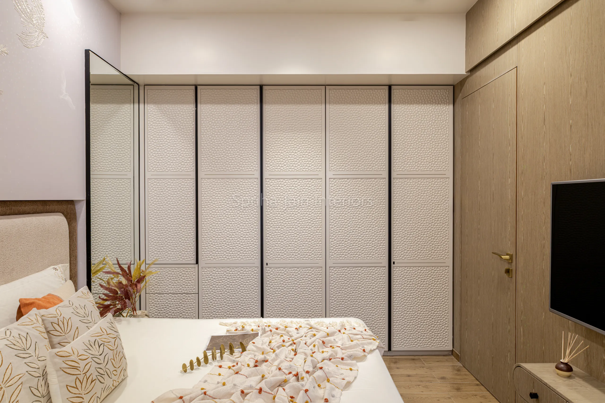 Floor-to-Ceiling Wardrobe